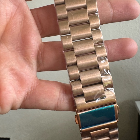 NWT rose gold Apple Watch band Stainlees steel 38/40mm - Picture 2 of 7